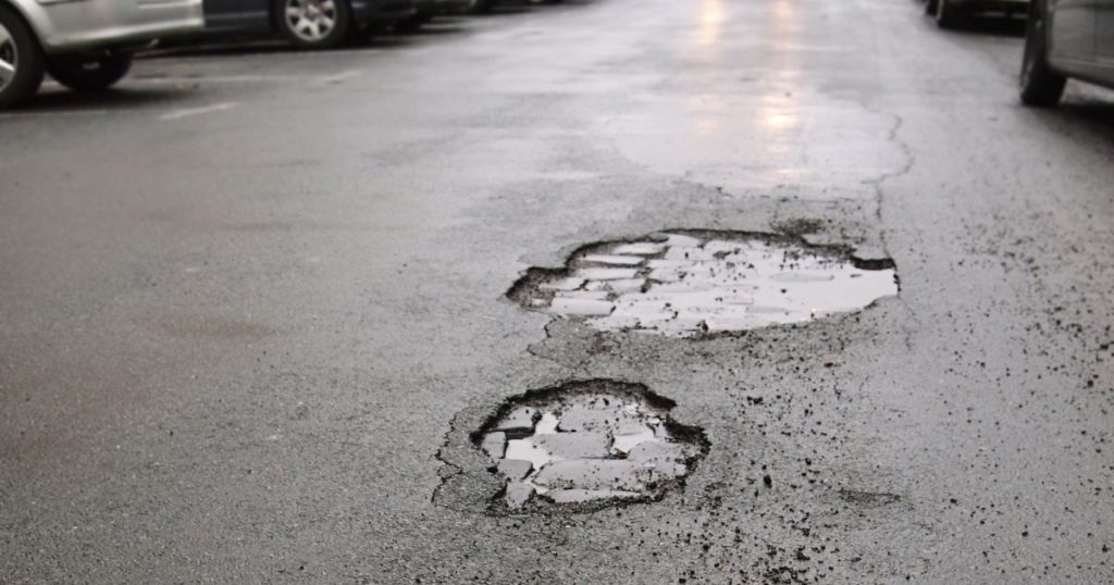 How Do Potholes Cause Car Accidents?